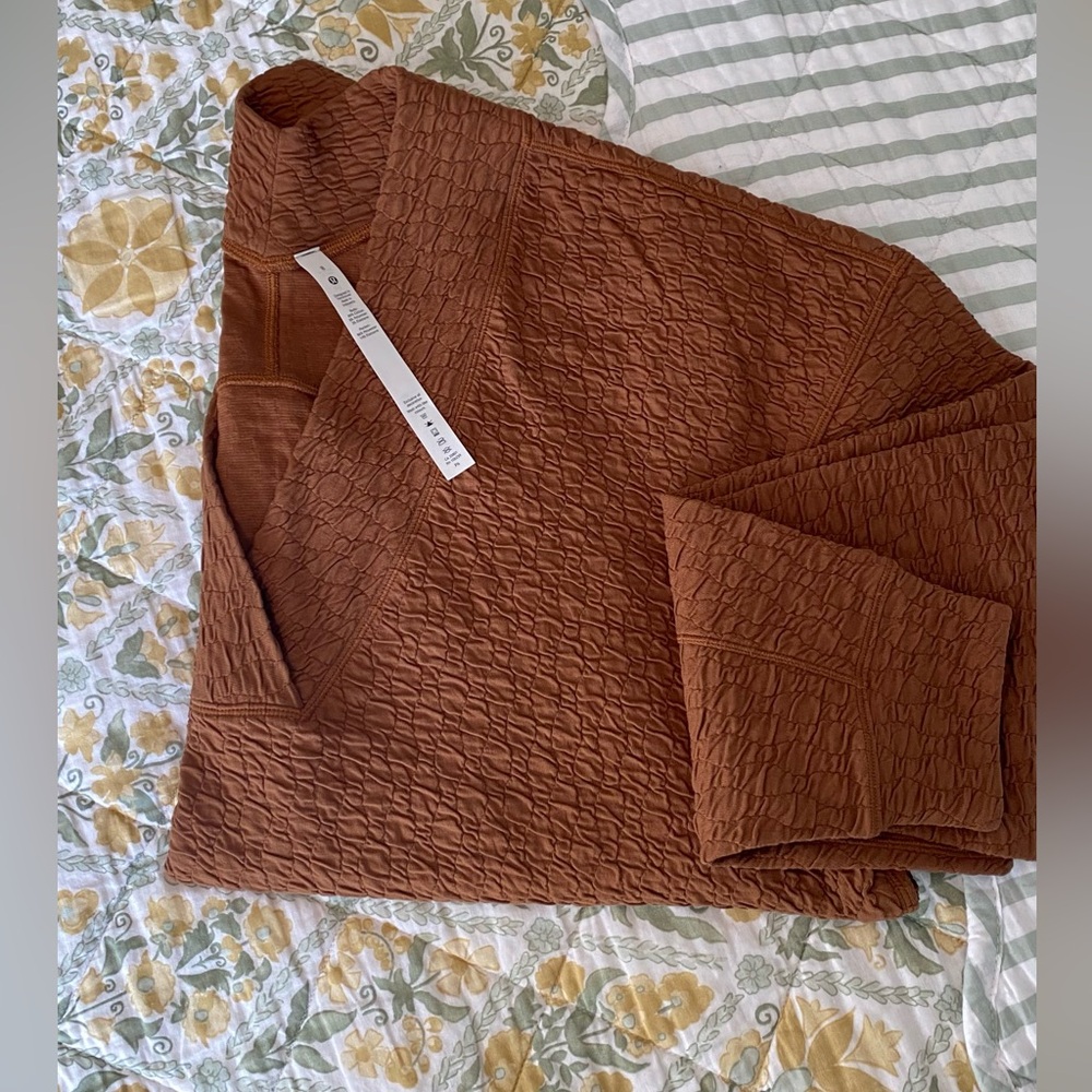 Lululemon Oversized V-Neck Pullover NWOT - Picture 4 of 4